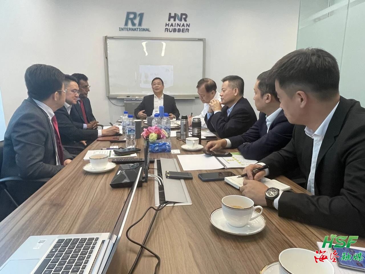 包洪文一行与R1公司座谈交流。！！！